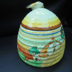 BROOKFIELDS small size bee hive honey pot. (Ref CC 1865)